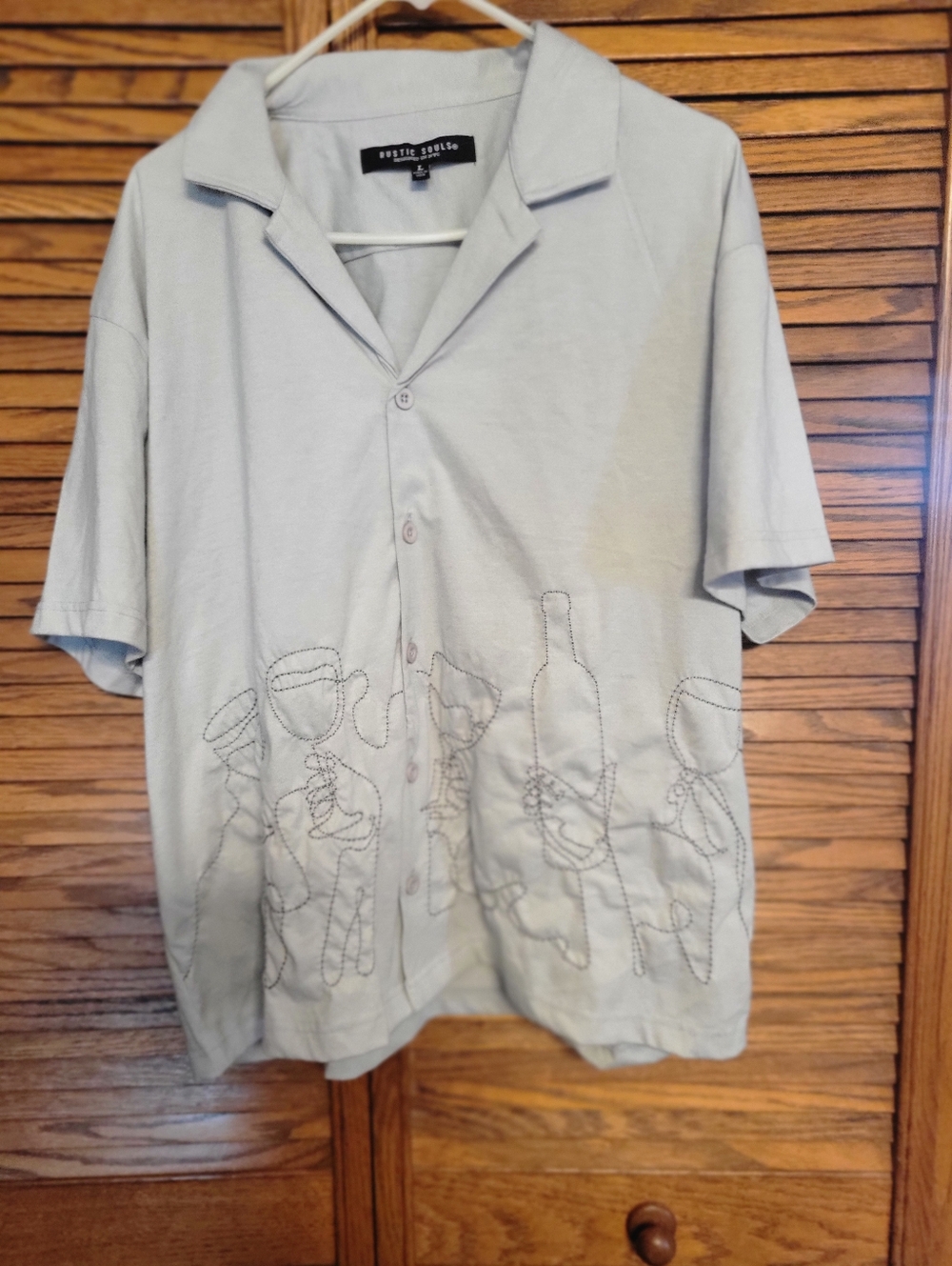 Rustic Souls NWOT Mens Button Up Shirt Wine Bottle Embroidery Size Large